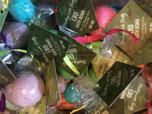 Load image into Gallery viewer, H.w.H - Essential Oil Bath Bombs w/ HEMP